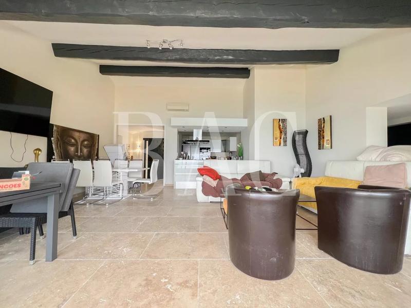 Villa - 200 m² - 7 pièces