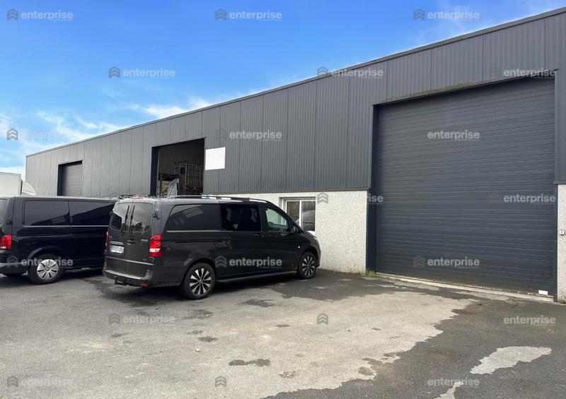 Local d'activité / Entrepôt - 700 m²