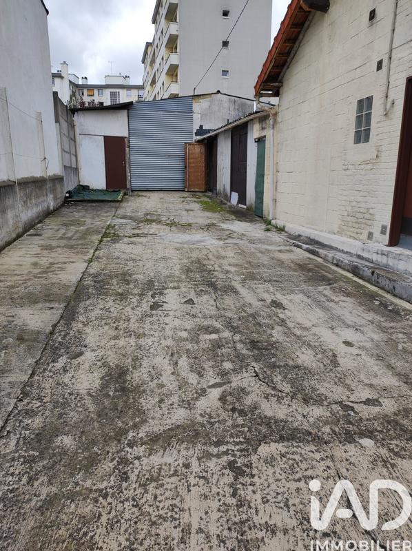 Maison - 275 m² - 14 pièces