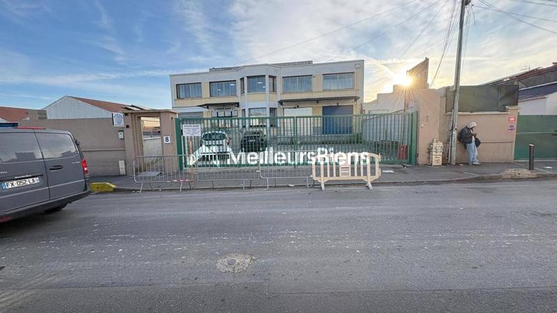 Entrepôt - 300 m² - 1 pièce