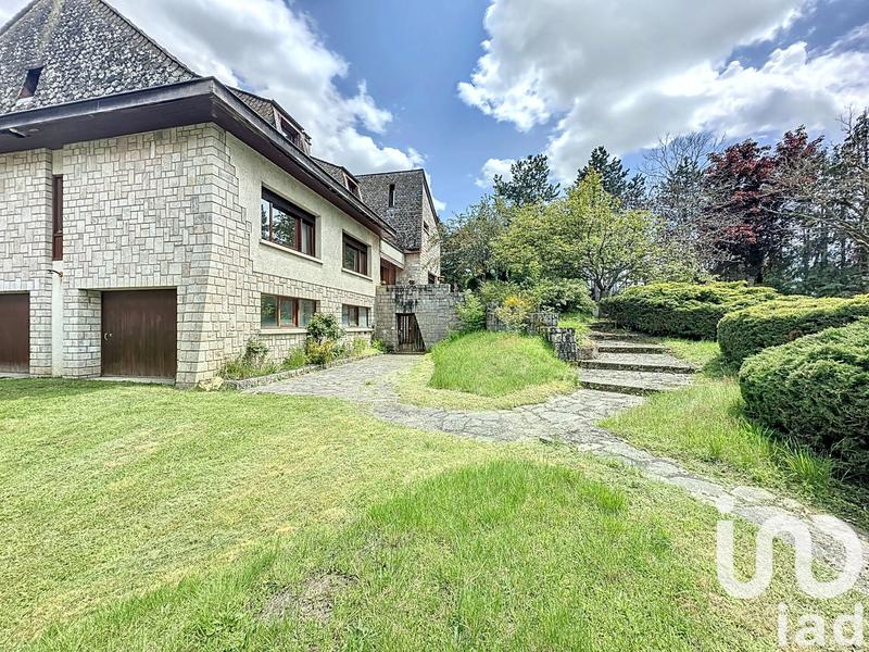 Maison - 272 m² - 11 pièces