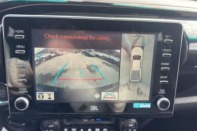 Toyota Hilux 2.8 204 Bva Invincible 4p