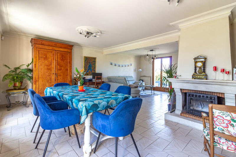 Maison - 198 m² - 8 pièces