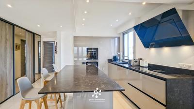 Appartement - 100 m² - 4 pièces