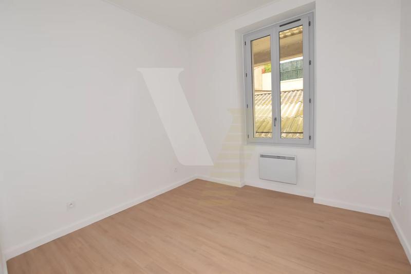 Appartement - 87 m² - 5 pièces
