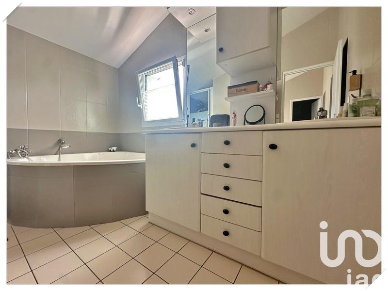 Maison - 192 m² - 7 pièces