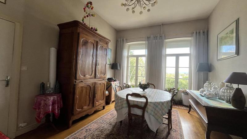 Maison de maîtres - 340 m² - 8 pièces