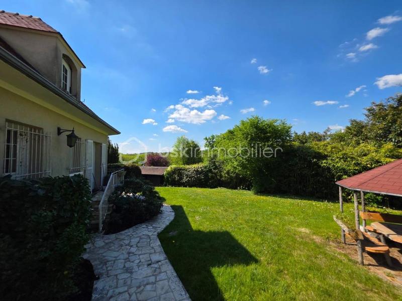 Maison - 185 m² - 7 pièces