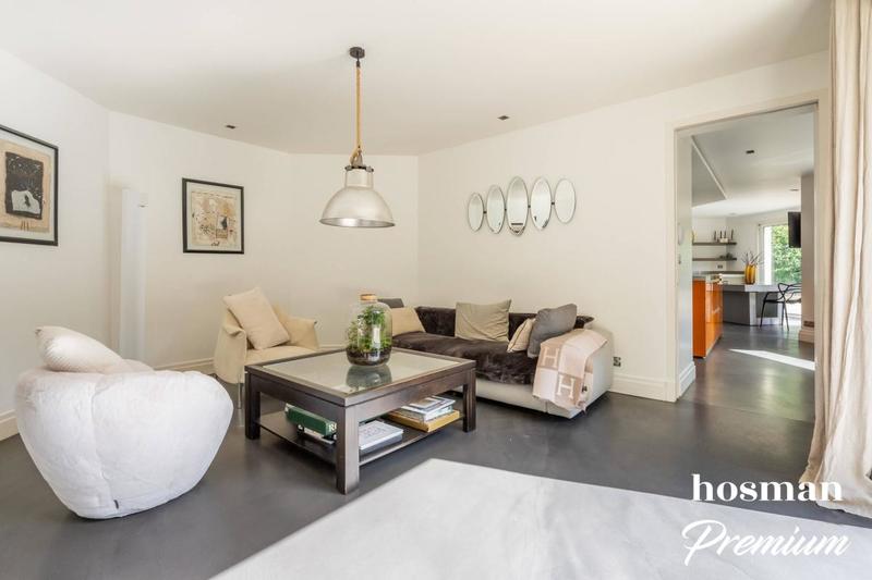 Maison - 595 m² - 8 pièces