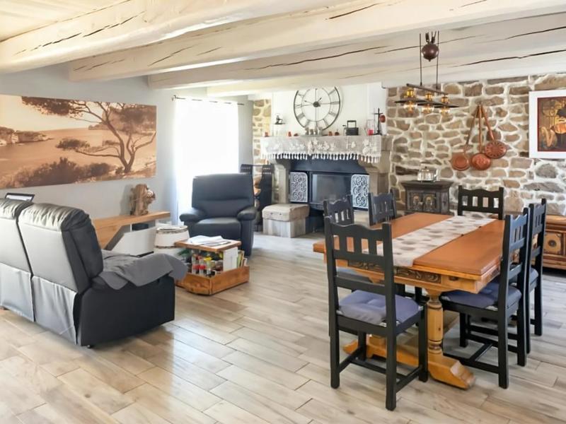 Maison - 280 m² - 7 pièces