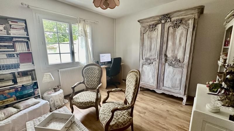 Maison - 220 m² - 7 pièces