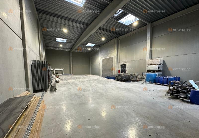 Local d'activité / Entrepôt - 292 m²
