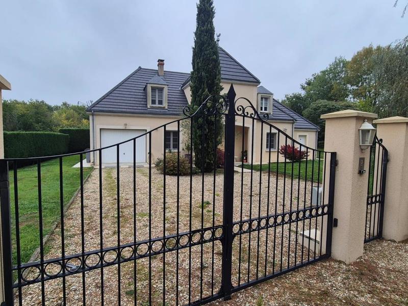 Pavillon - 160 m² - 6 pièces