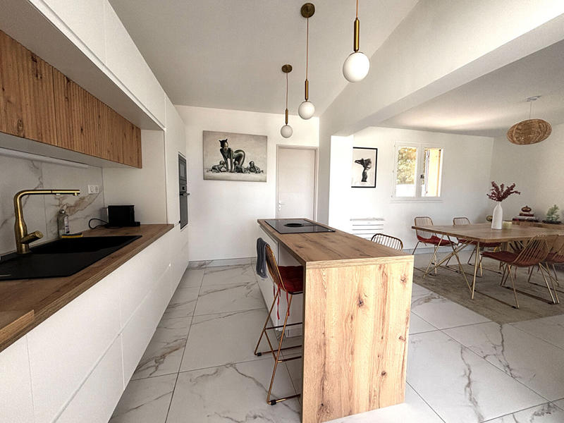 Maison - 121 m² - 5 pièces