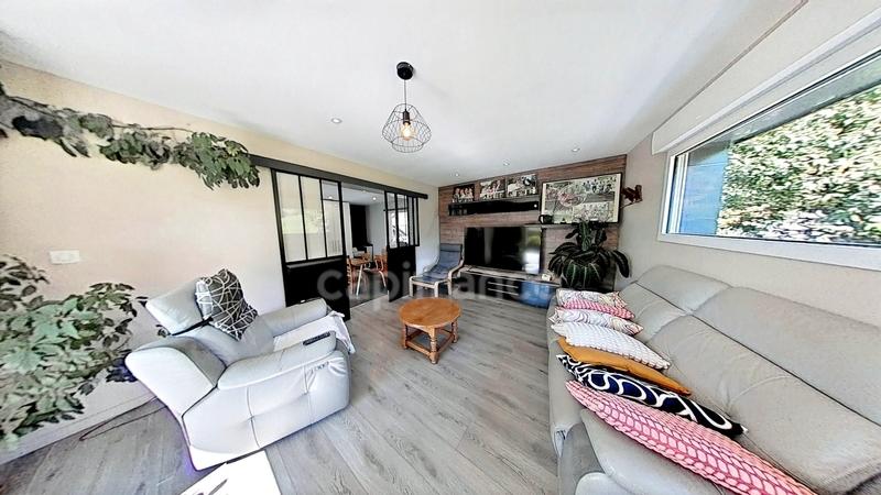 Maison - 161 m² - 8 pièces