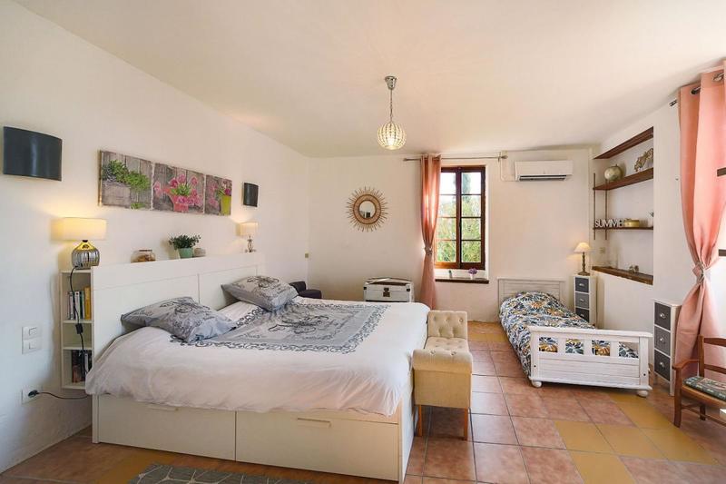 Maison - 200 m² - 7 pièces