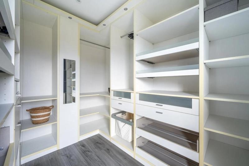 Maison - 225 m² - 8 pièces