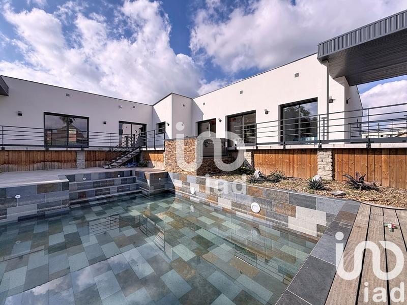 Maison - 207 m² - 6 pièces