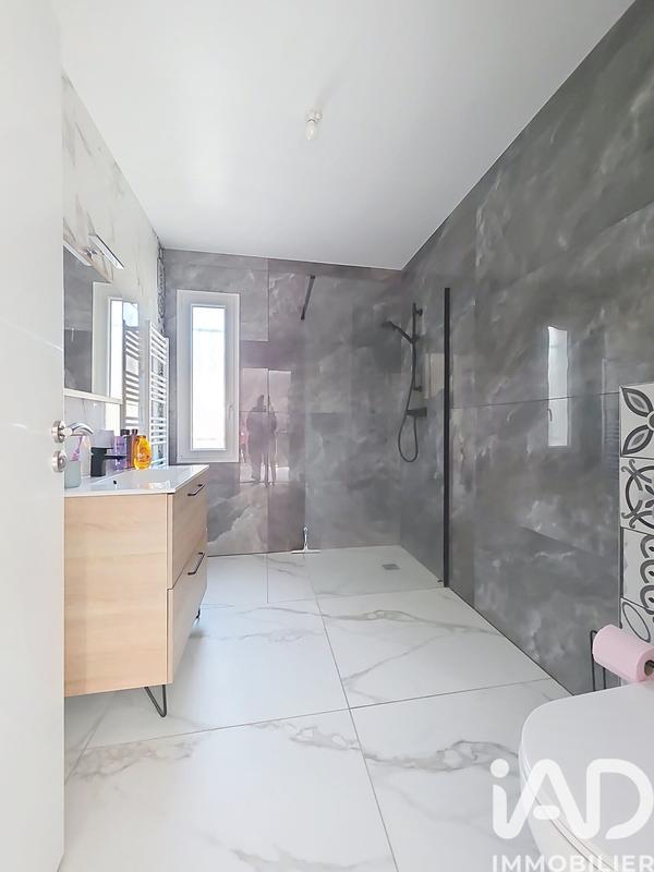 Maison - 96 m² - 5 pièces