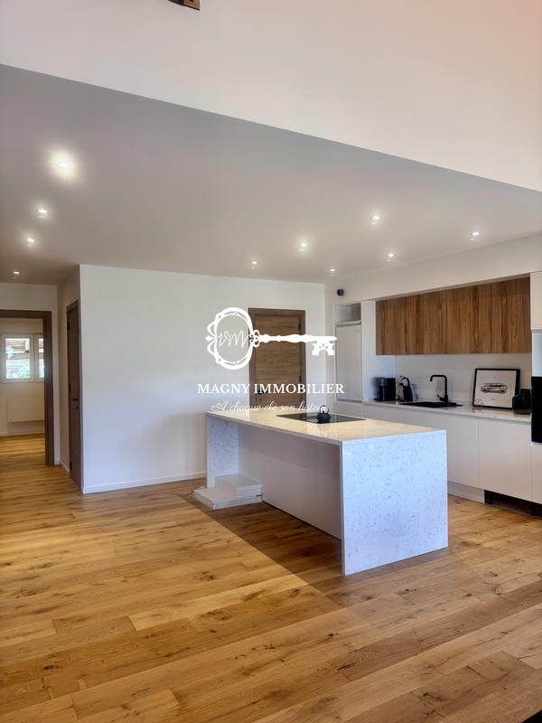 Appartement - 121 m² - 4 pièces