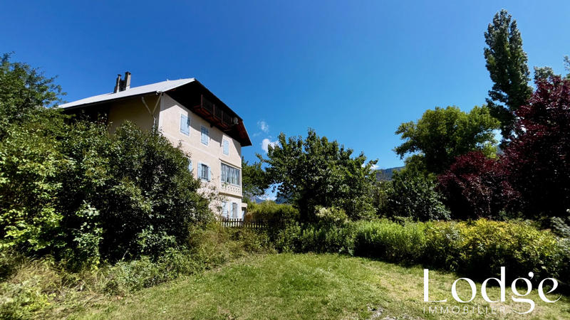 Maison - 400 m² - 26 pièces