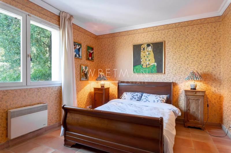 Maison - 269 m² - 9 pièces