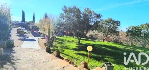 Maison - 552 m² - 11 pièces