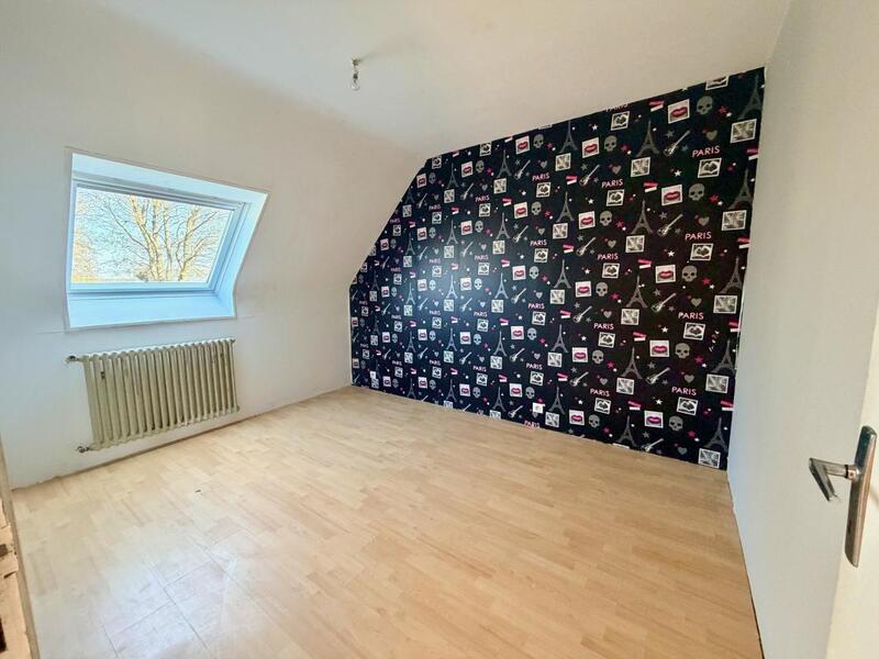 Maison - 94 m² - 5 pièces