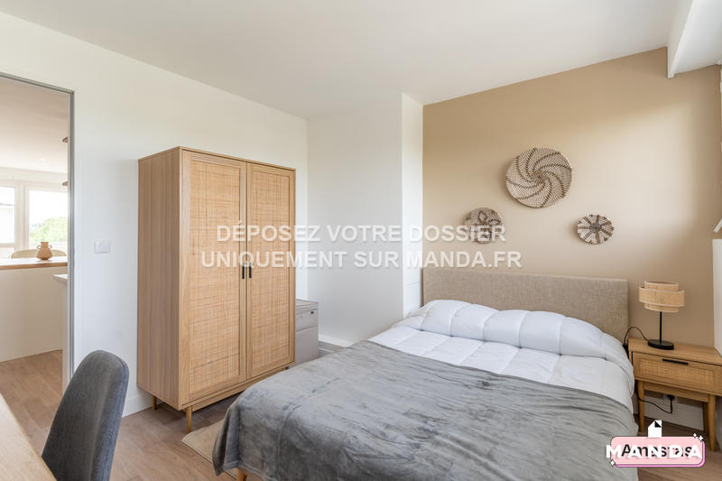 Chambre - 10 m² - 4 pièces
