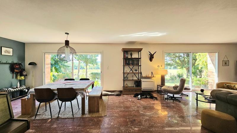 Maison - 340 m² - 12 pièces