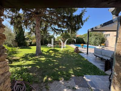 Mas - 255 m² - 8 pièces