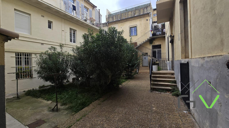 Local commercial - 322 m² - 8 pièces