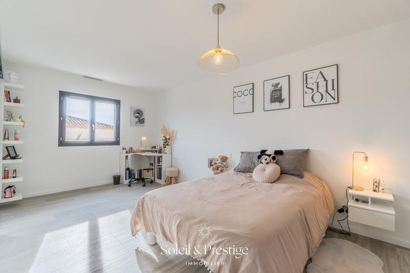 Maison - 232 m² - 7 pièces