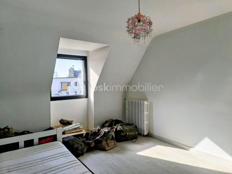 Maison traditionnelle - 174 m² - 6 pièces