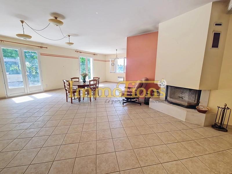 Maison - 330 m² - 9 pièces