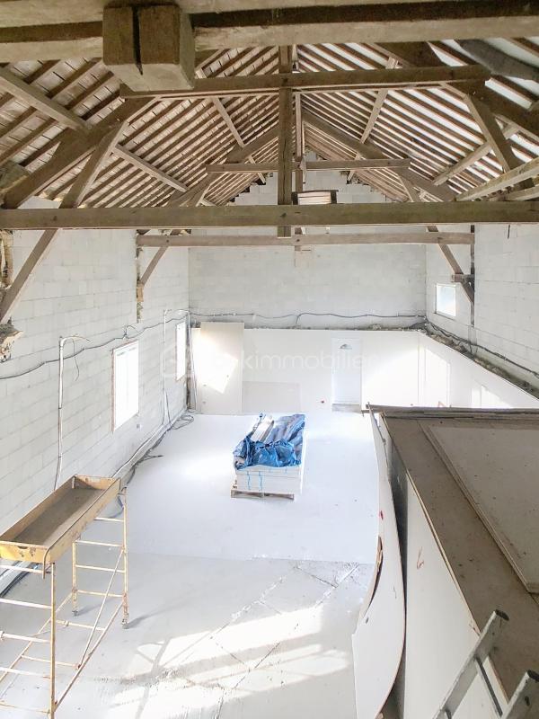 Grange - 215 m² - 5 pièces