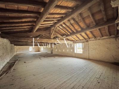 Maison - 284 m² - 4 pièces