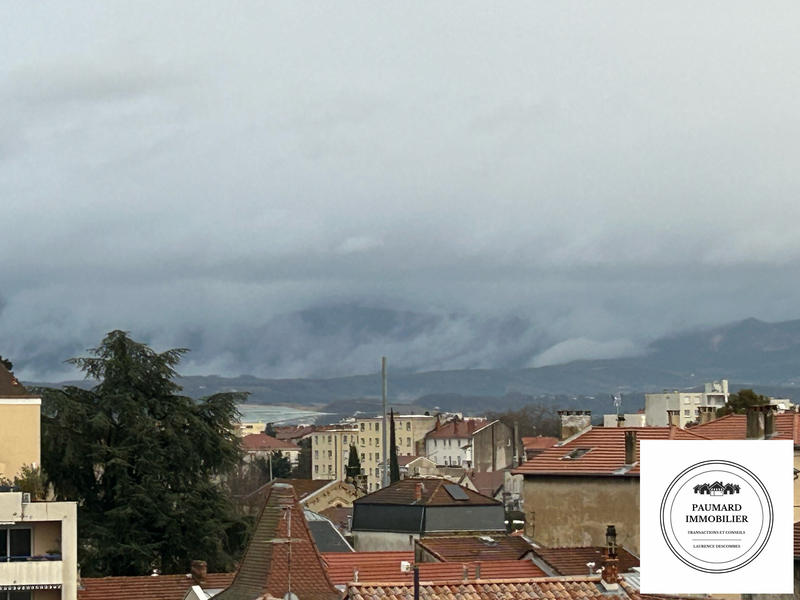 Appartement - 100 m² - 5 pièces