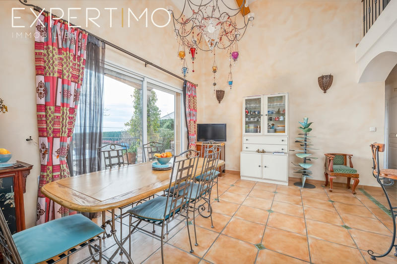 Villa - 167 m² - 6 pièces