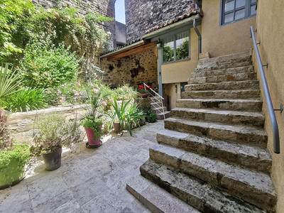 Maison - 93 m² - 4 pièces