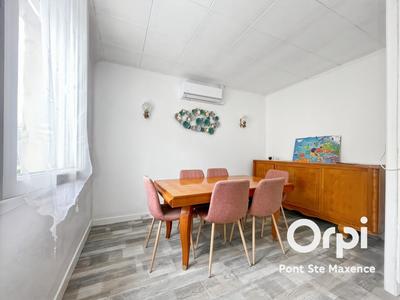 Maison - 75 m² - 5 pièces
