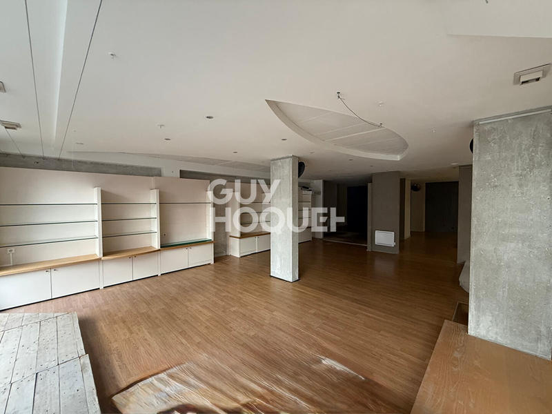 Local d'activités - 104 m² - 1 pièce