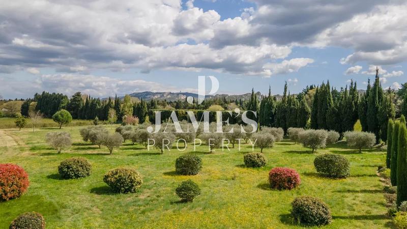 Maison - 275 m² - 6 pièces