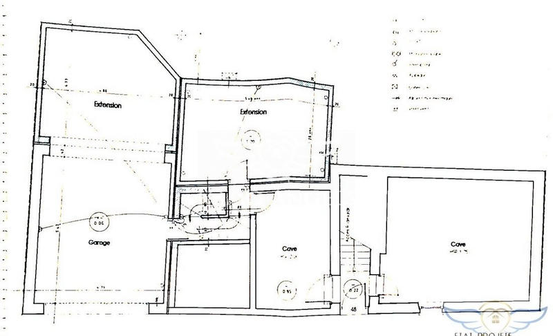 Maison traditionnelle - 175 m² - 6 pièces