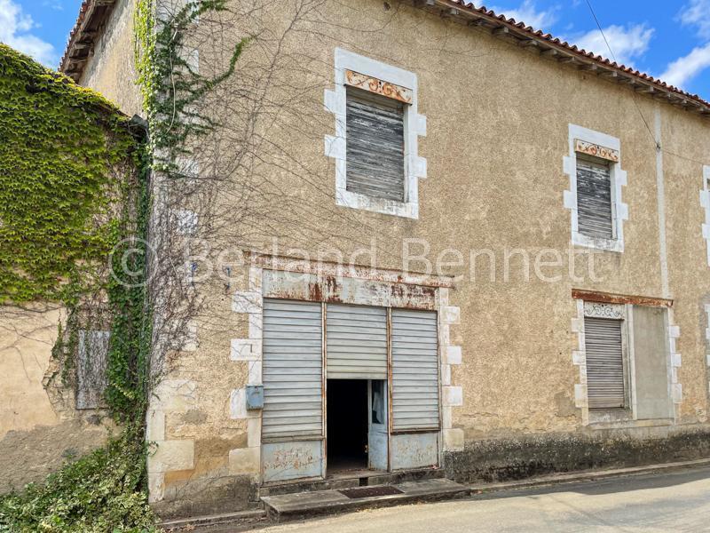 Maison - 214 m² - 11 pièces