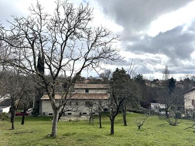 Terrain constructible - 900 m²