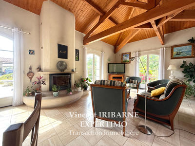 Propriété - 202 m² - 7 pièces