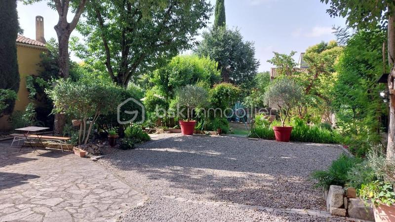 Demeure - 1 412 m² - 7 pièces