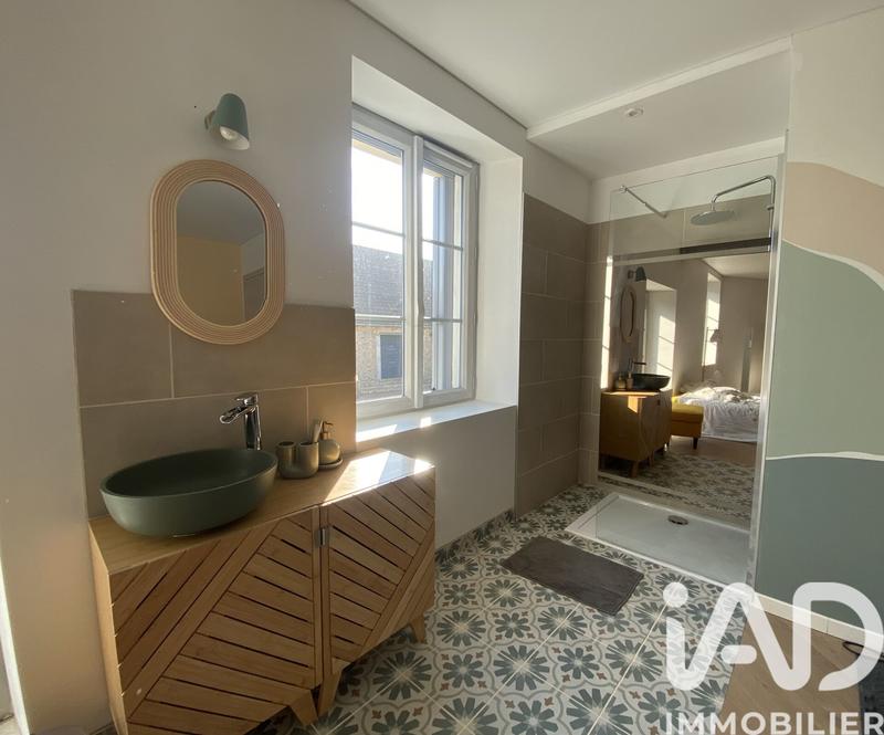 Maison - 207 m² - 8 pièces