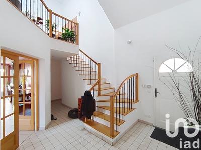 Maison - 220 m² - 6 pièces